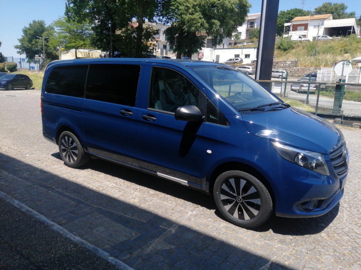 a blue van ecotrilha private transfer braga airport oporto